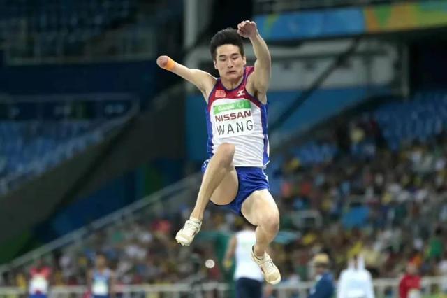 东京残奥会明晚开幕，周佳敏、王浩将担任开幕式中国体育代表团旗手