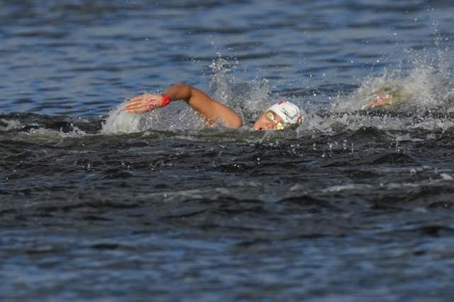 辛鑫获得女子10公里马拉松游泳比赛第8名
